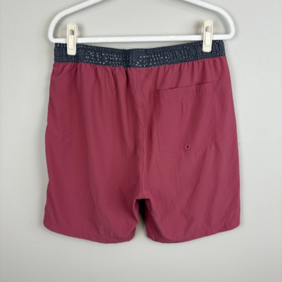 Vuori Kore Short Lined 7" - Size Large - Picture 2 of 3